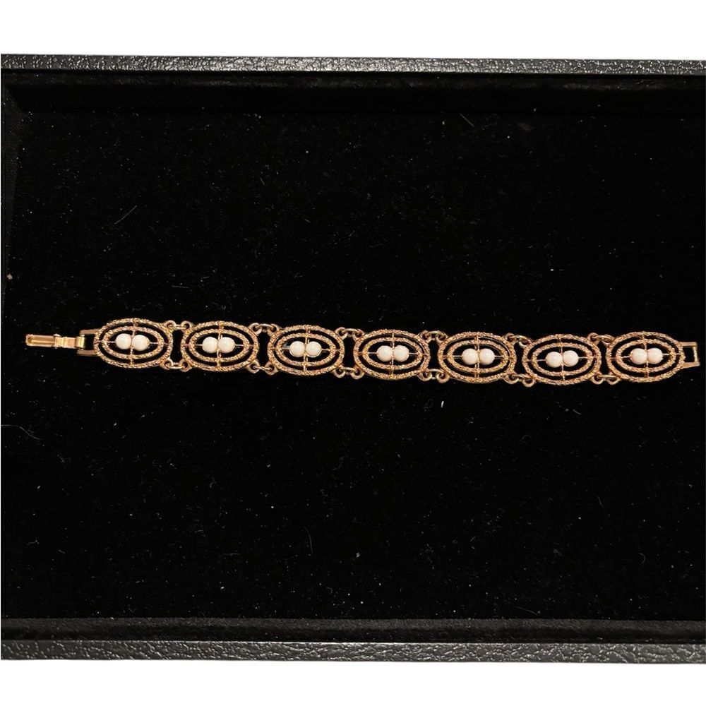 Sarah Coventry Rose Gold Oval Links and Faux Pearl Bracelet